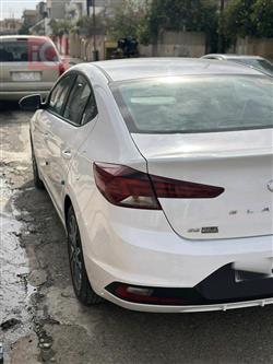 هیۆندای ئەلەنترا